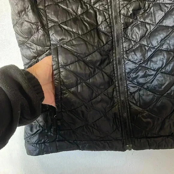 The North Face Thermoball trekker vest - Picture 3 of 9